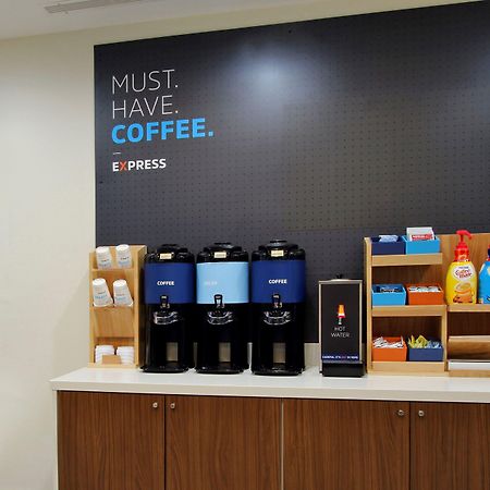 Holiday Inn Express Hotel & Suites Columbus By Ihg Dış mekan fotoğraf