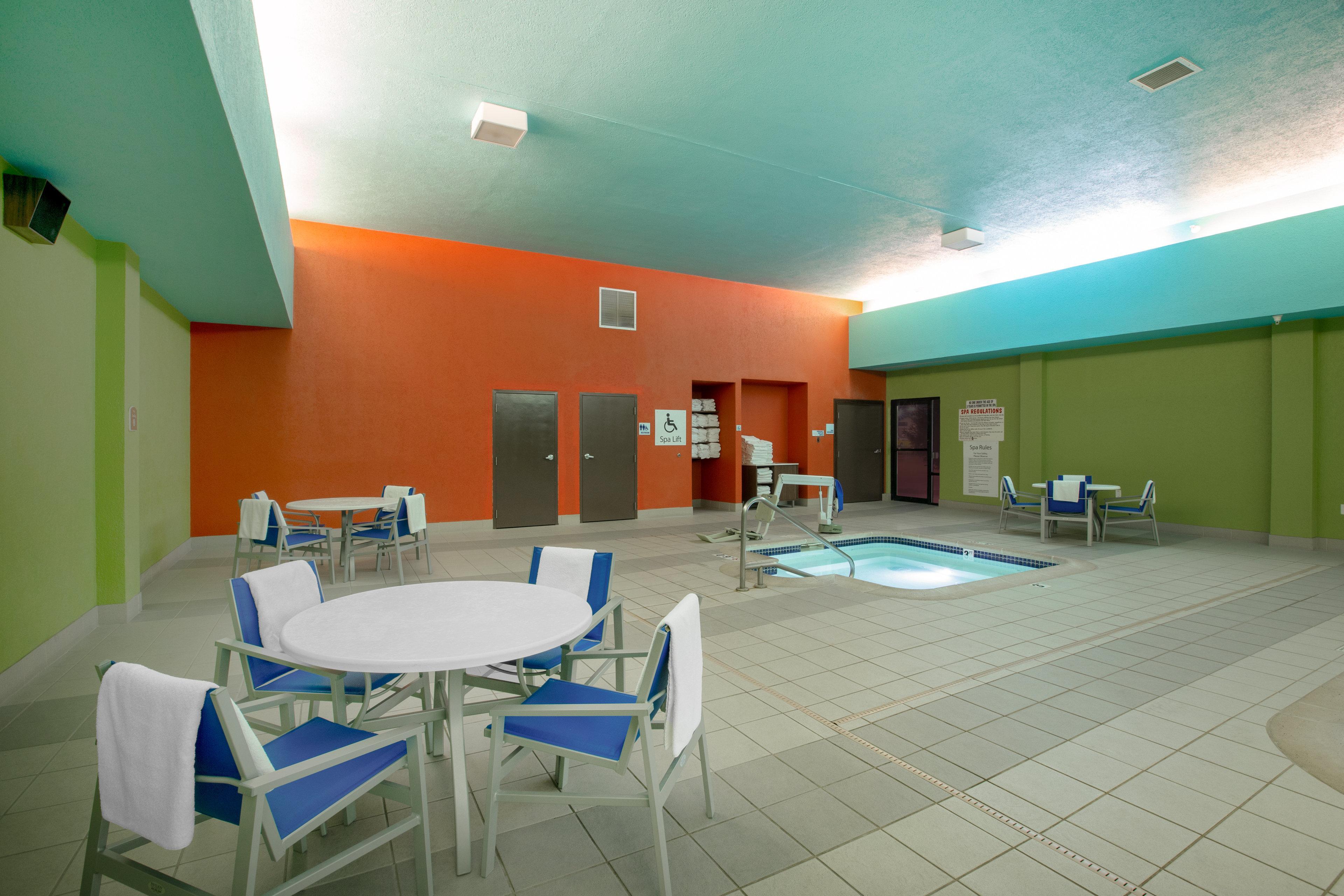 Holiday Inn Express Hotel & Suites Columbus By Ihg Dış mekan fotoğraf