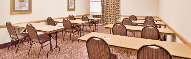 Holiday Inn Express Hotel & Suites Columbus By Ihg Dış mekan fotoğraf