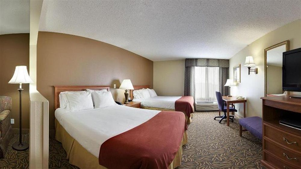Holiday Inn Express Hotel & Suites Columbus By Ihg Dış mekan fotoğraf