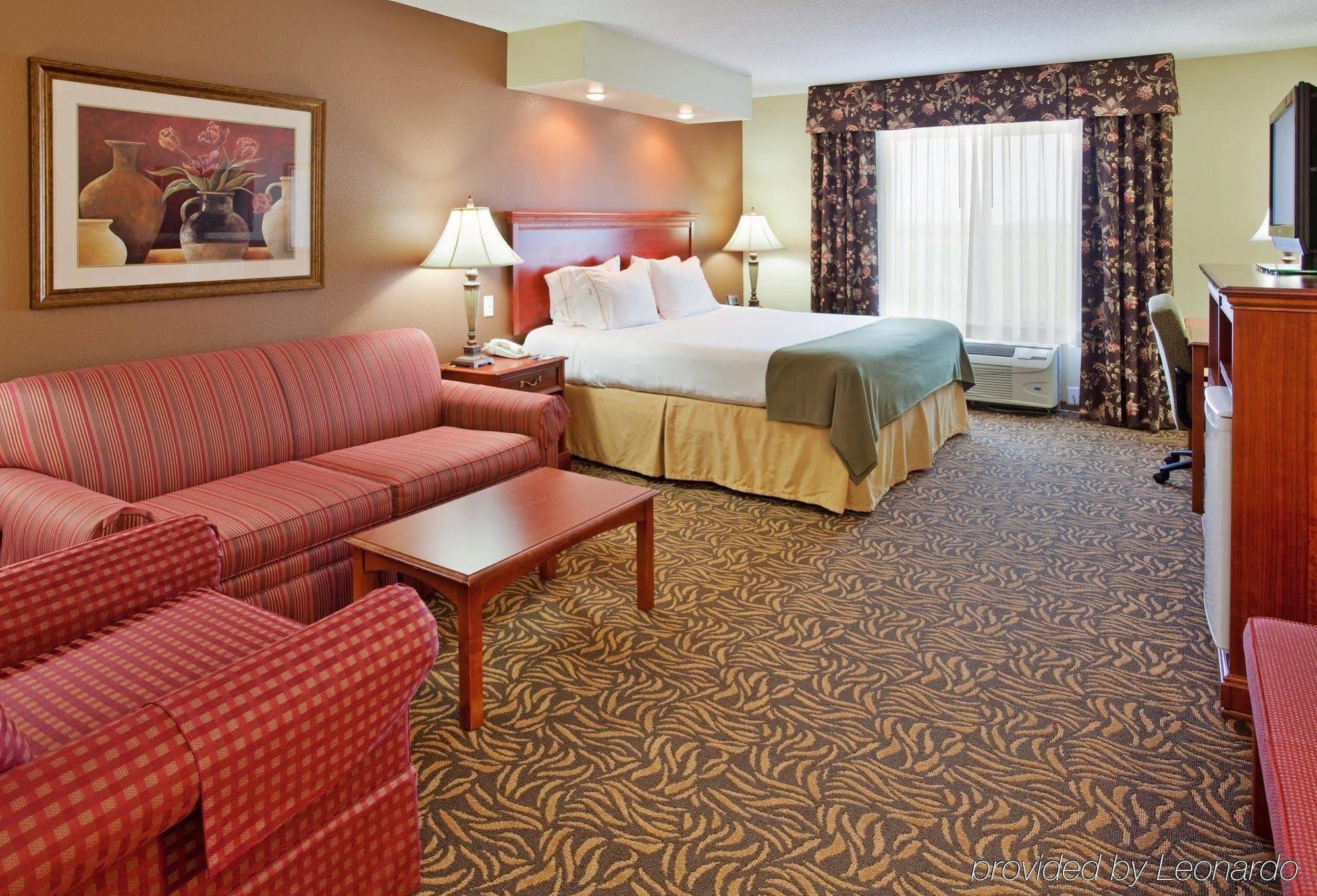 Holiday Inn Express Hotel & Suites Columbus By Ihg Oda fotoğraf