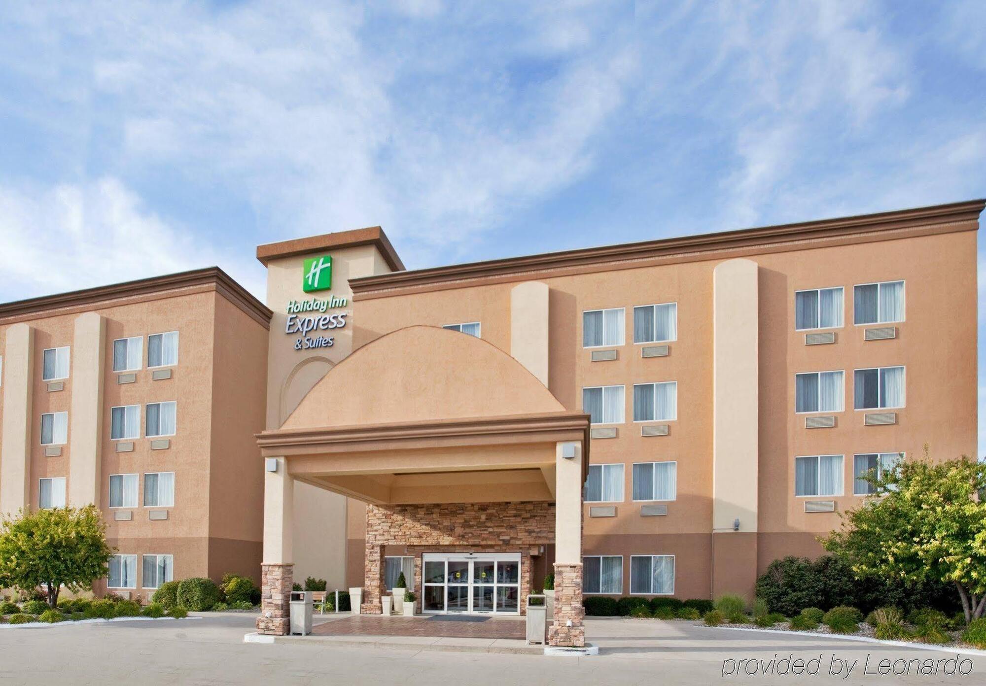 Holiday Inn Express Hotel & Suites Columbus By Ihg Dış mekan fotoğraf
