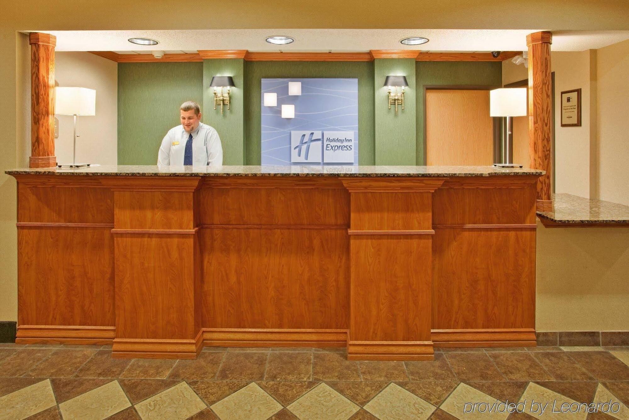 Holiday Inn Express Hotel & Suites Columbus By Ihg Dış mekan fotoğraf